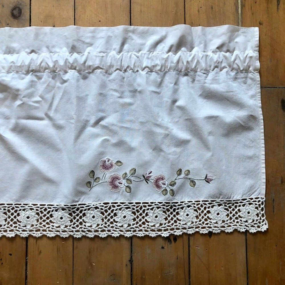 JC Penney Home Collection Window Valance Cottage Shabby Chic 58" wide x17" long